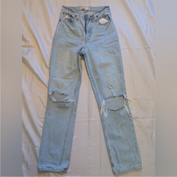 Distressed Light Blue Women's Jeans - Picture 1 of 2